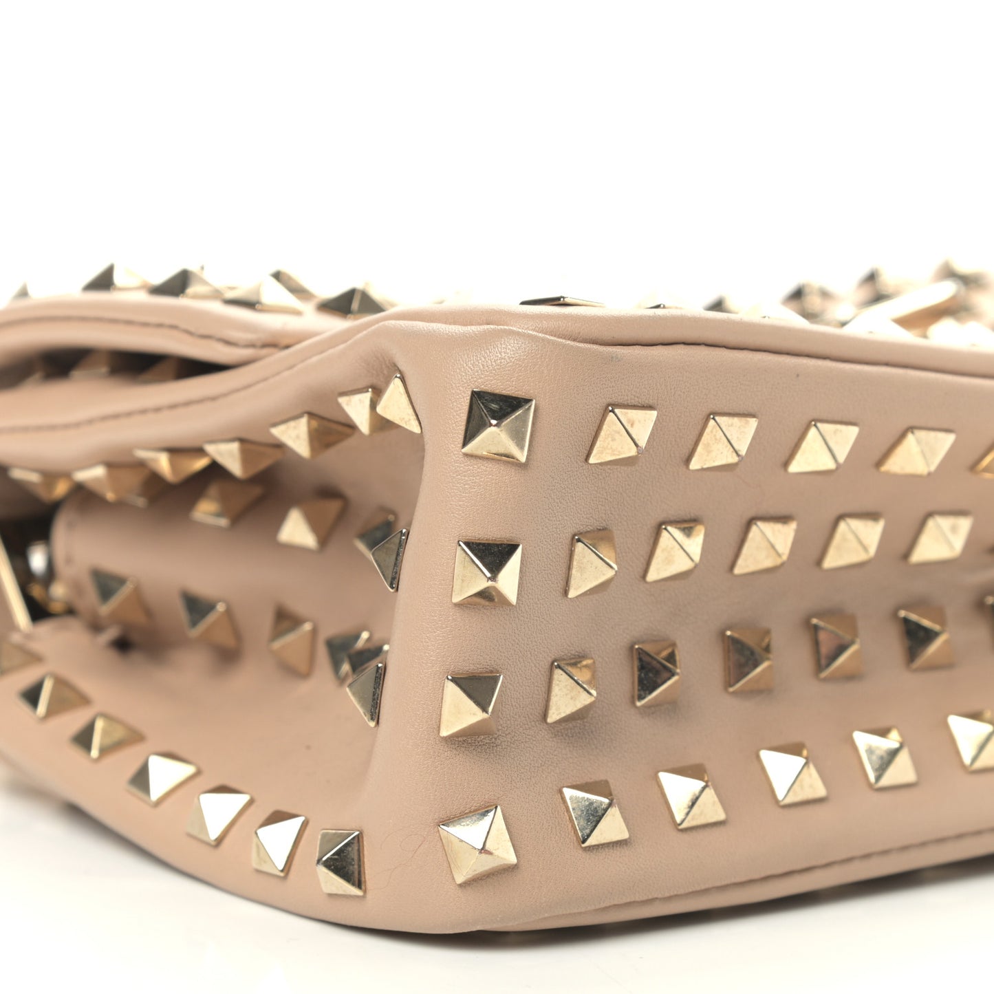 Vitello Medium Rockstud All Over Shoulder Bag Beige
