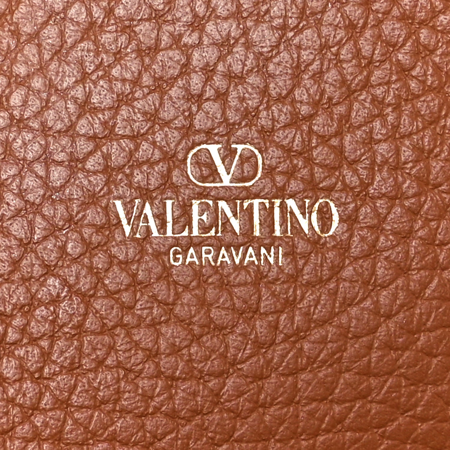 Valentino Garavani Raffia Grained Calfskin Medium Rockstud Vlogo Tote Naturale 7 of 10