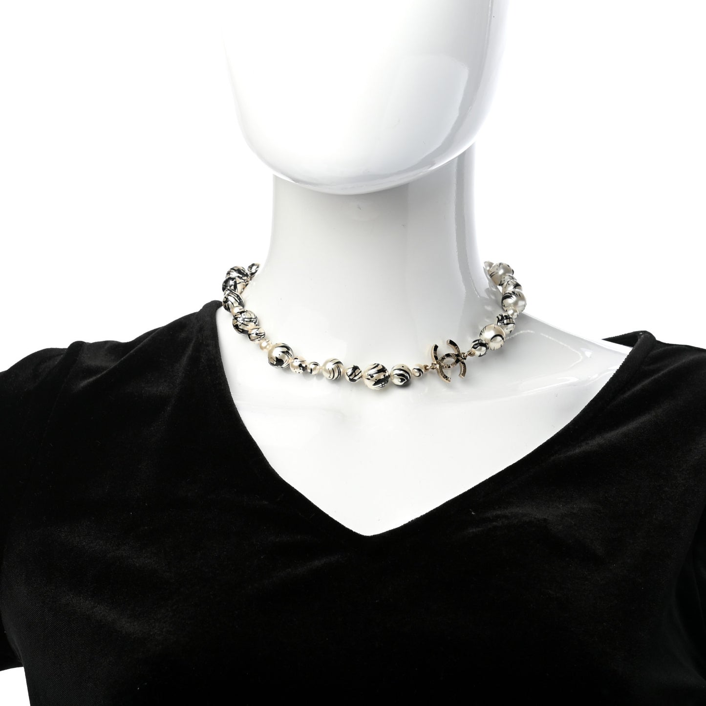 Pearl CC Graffiti Short Necklace Black Gold