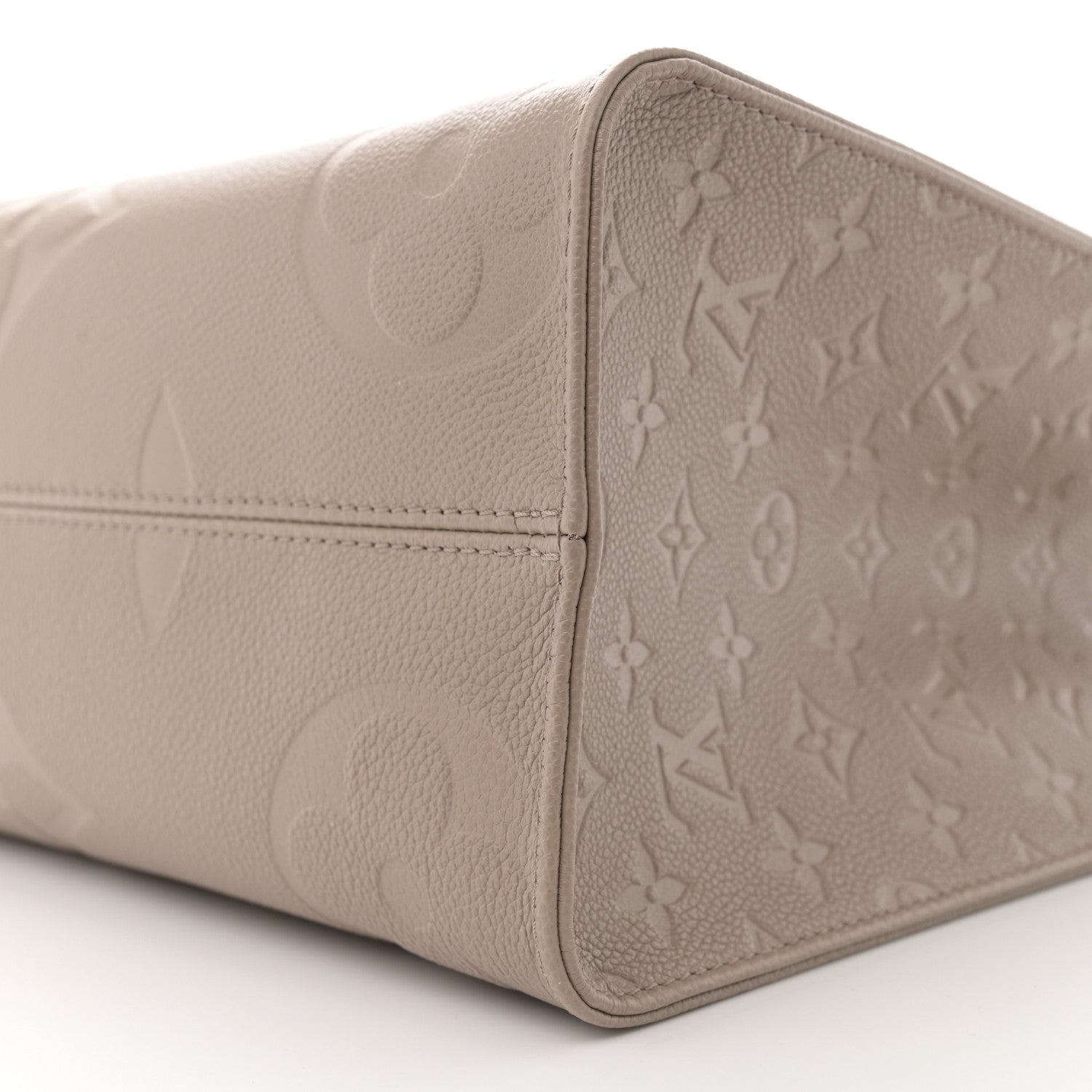 Louis Vuitton Empreinte Monogram Giant Onthego MM Tourterelle 9 of 10