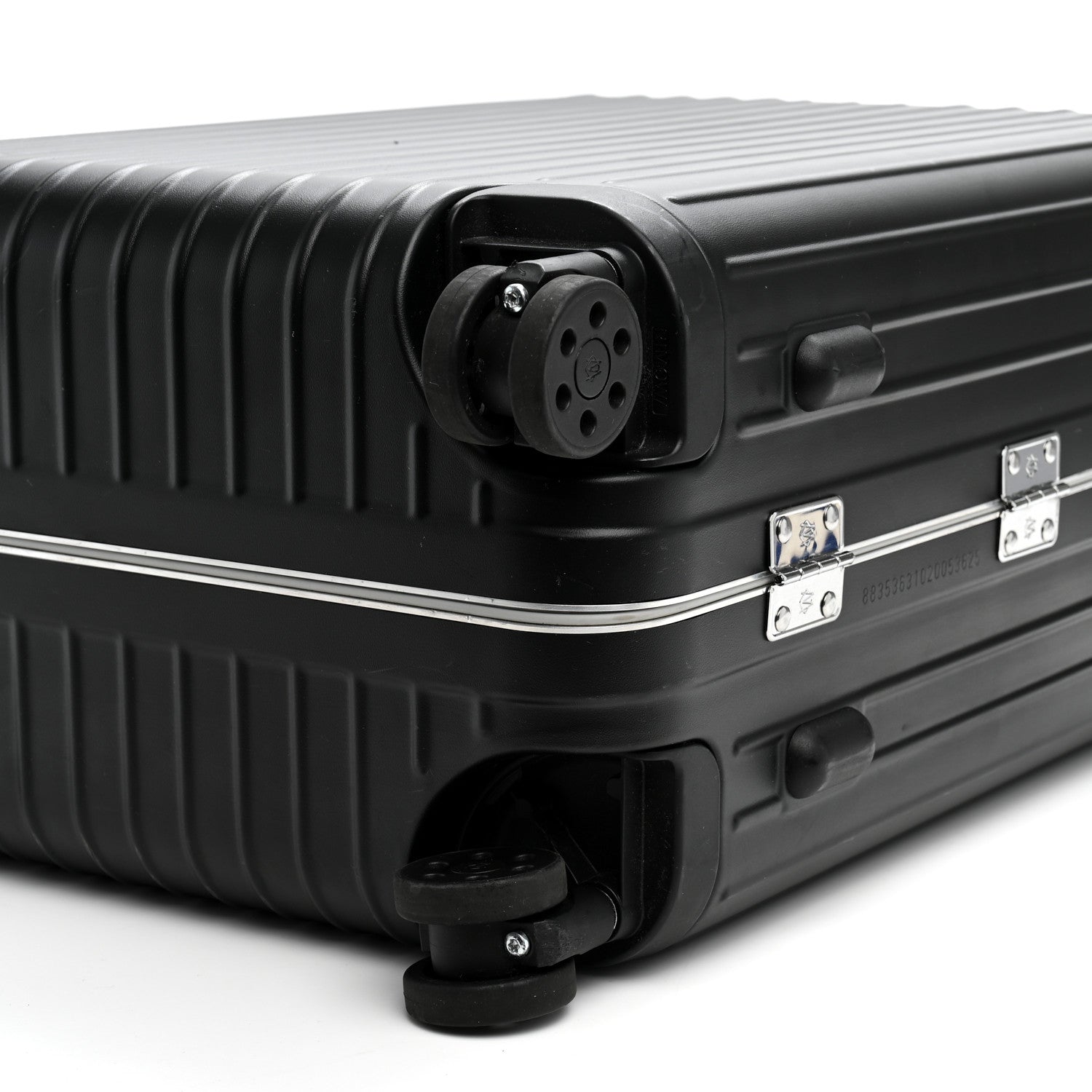 Rimowa Polycarbonate Aluminum Hybrid Cabin Matte Black 8 of 11