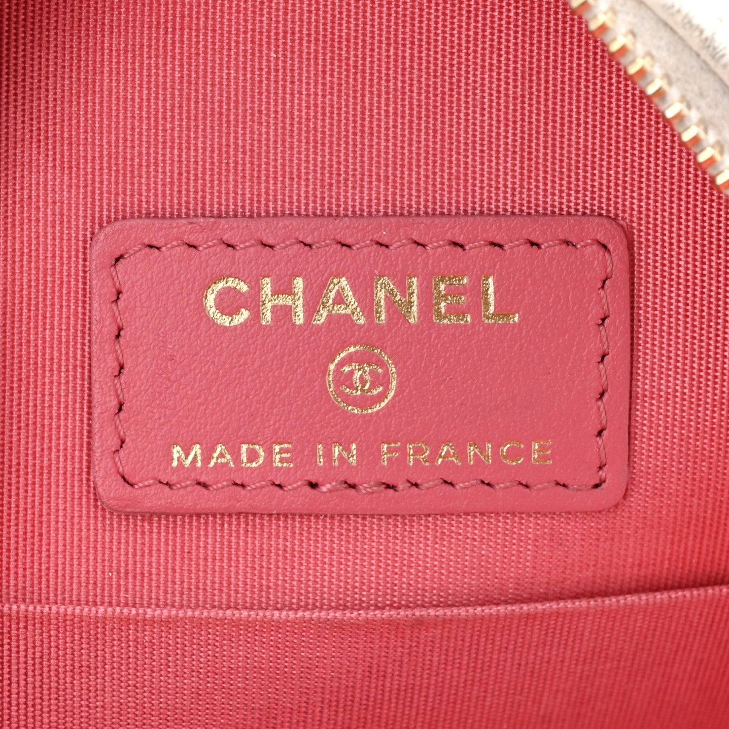 Chanel Shiny Goatskin Quilted Chanel 19 Round Clutch With Chain White 6 of 12