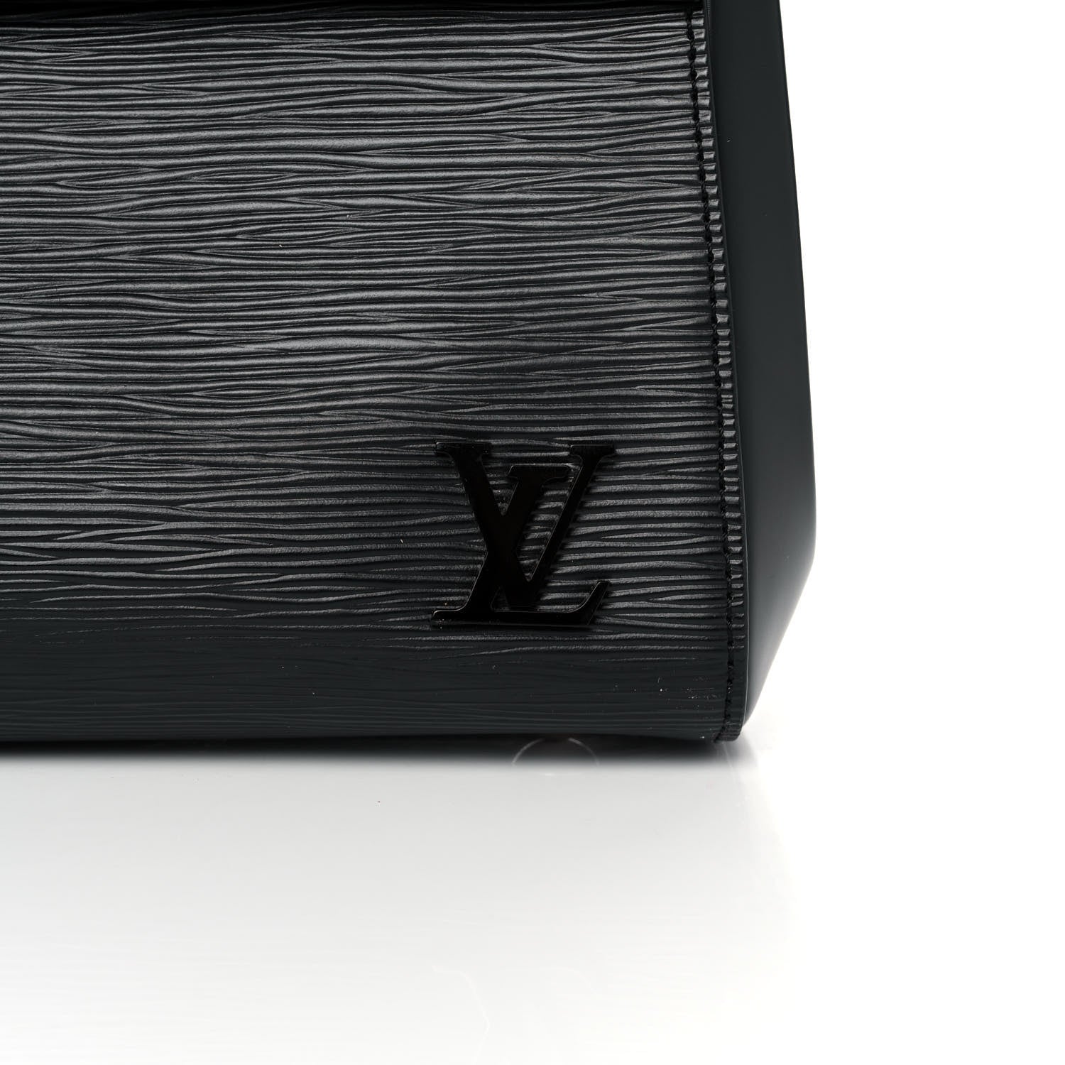 Louis Vuitton Epi Cluny MM Black 7 of 11