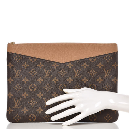 Louis Vuitton Monogram Daily Pouch Sesame 2 of 9