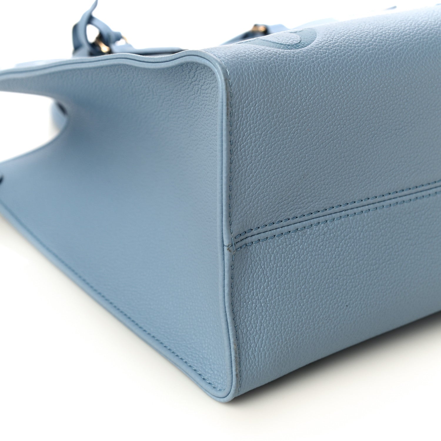 Louis Vuitton Empreinte Monogram Giant By The Pool Onthego MM Summer Blue 10 of 14