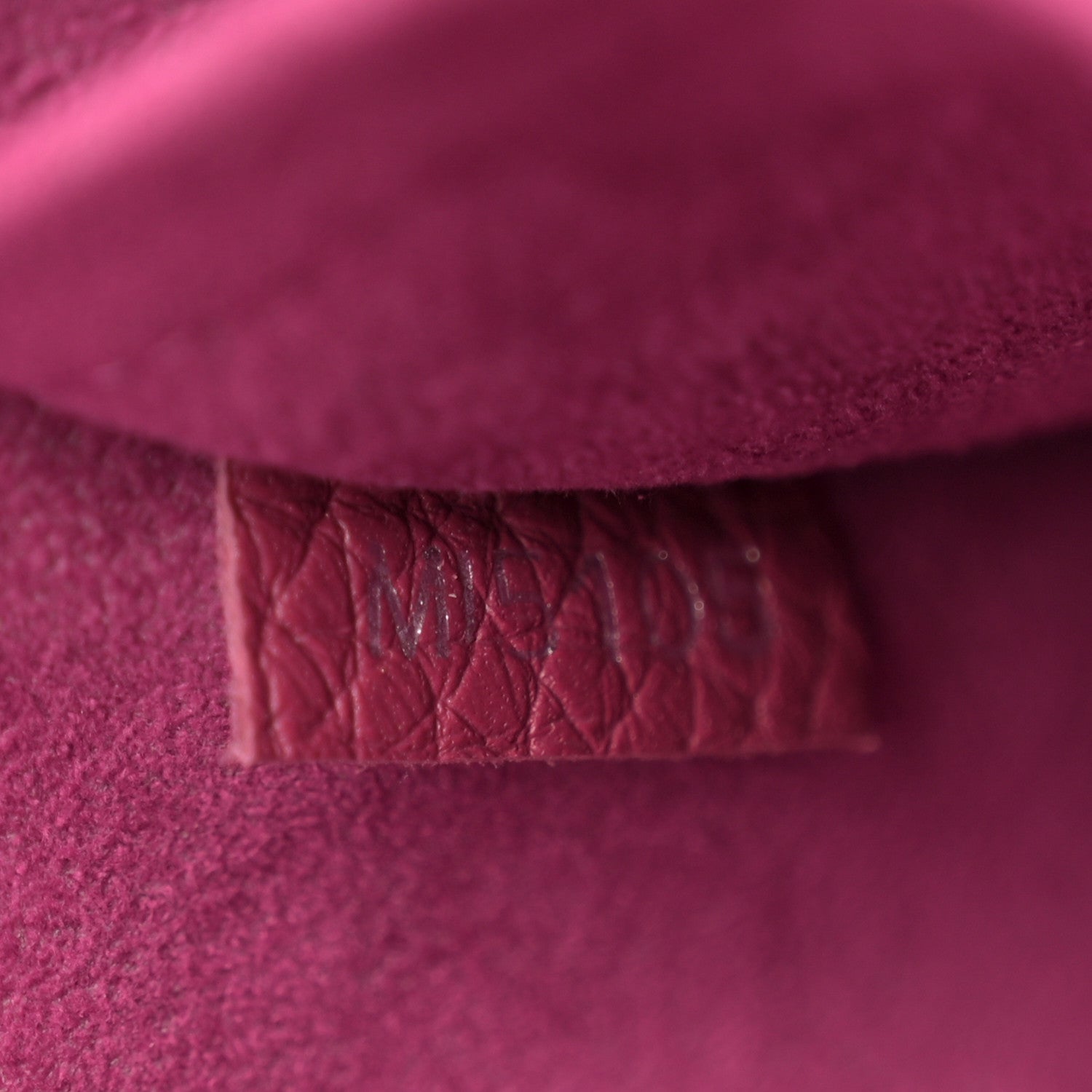 Louis Vuitton Taurillon Volta Grenat 7 of 13