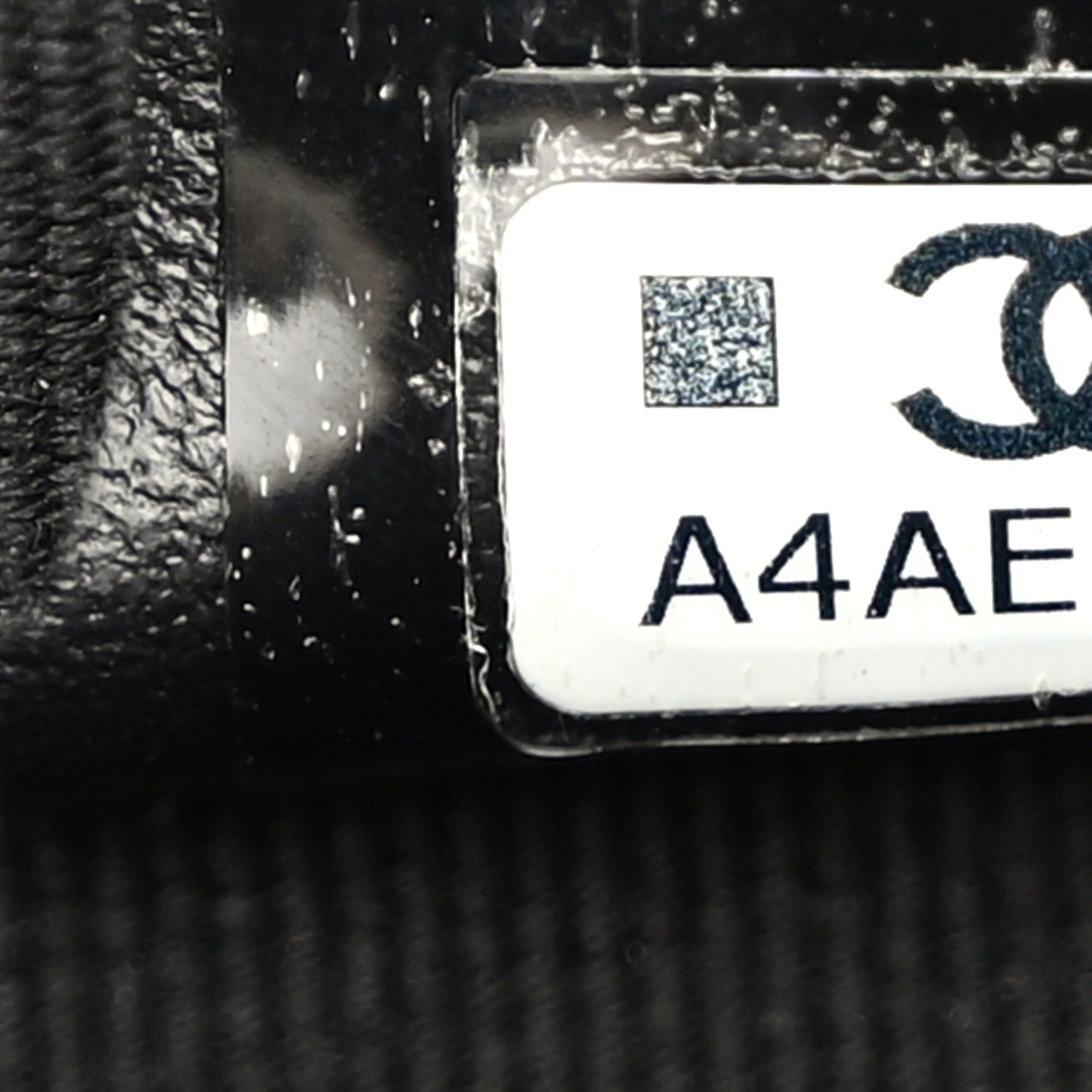 Patent Crumpled Lambskin Shiny Lambskin Quilted Maxi Bow Clutch With Chain Black Pink