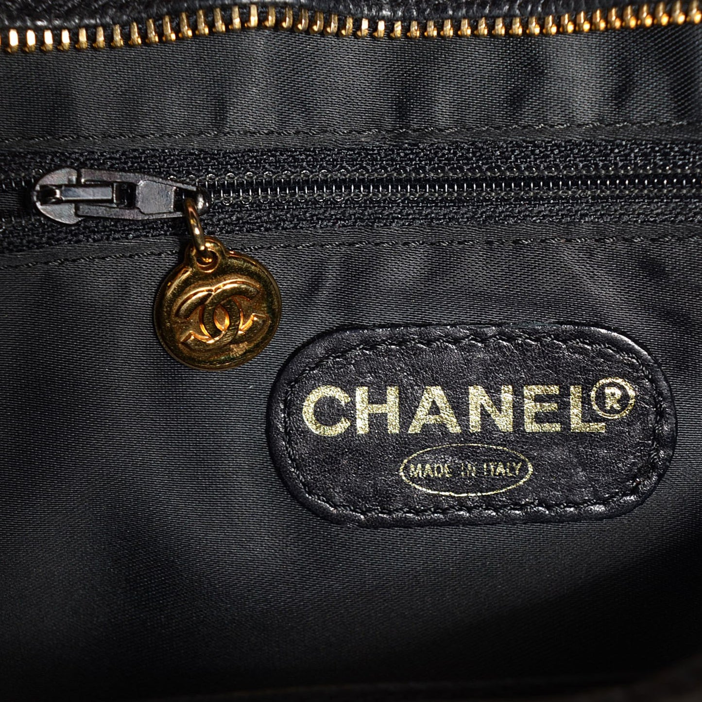 Caviar Shoulder Bag Black