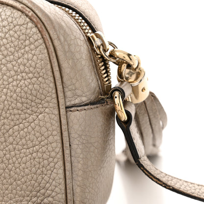 Gucci Metallic Pebbled Calfskin Small Soho Disco Bag Golden Beige 18 of 24