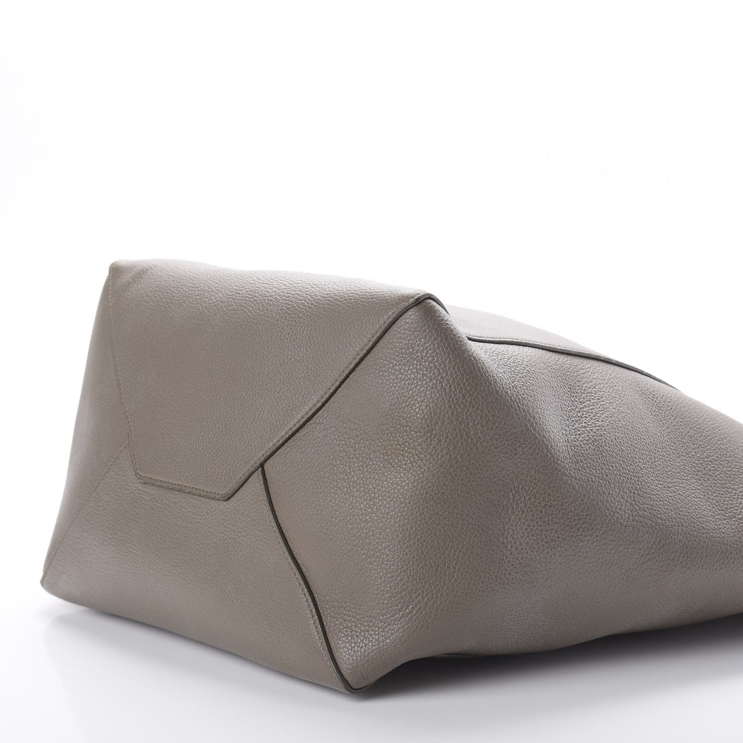 Soft Grained Calfskin Medium Belt Cabas Phantom Taupe
