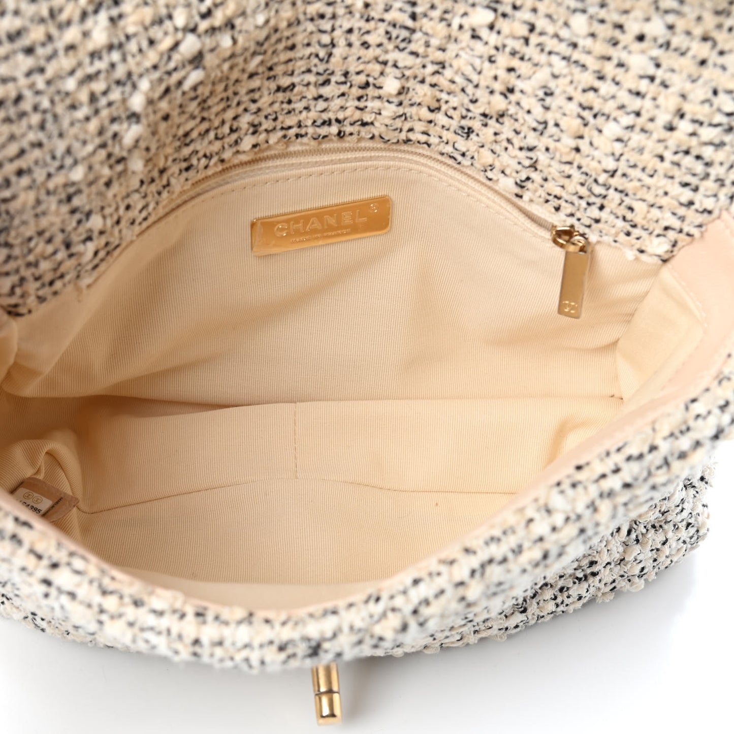 Tweed Quilted Medium Chanel 19 Flap Ecru Black