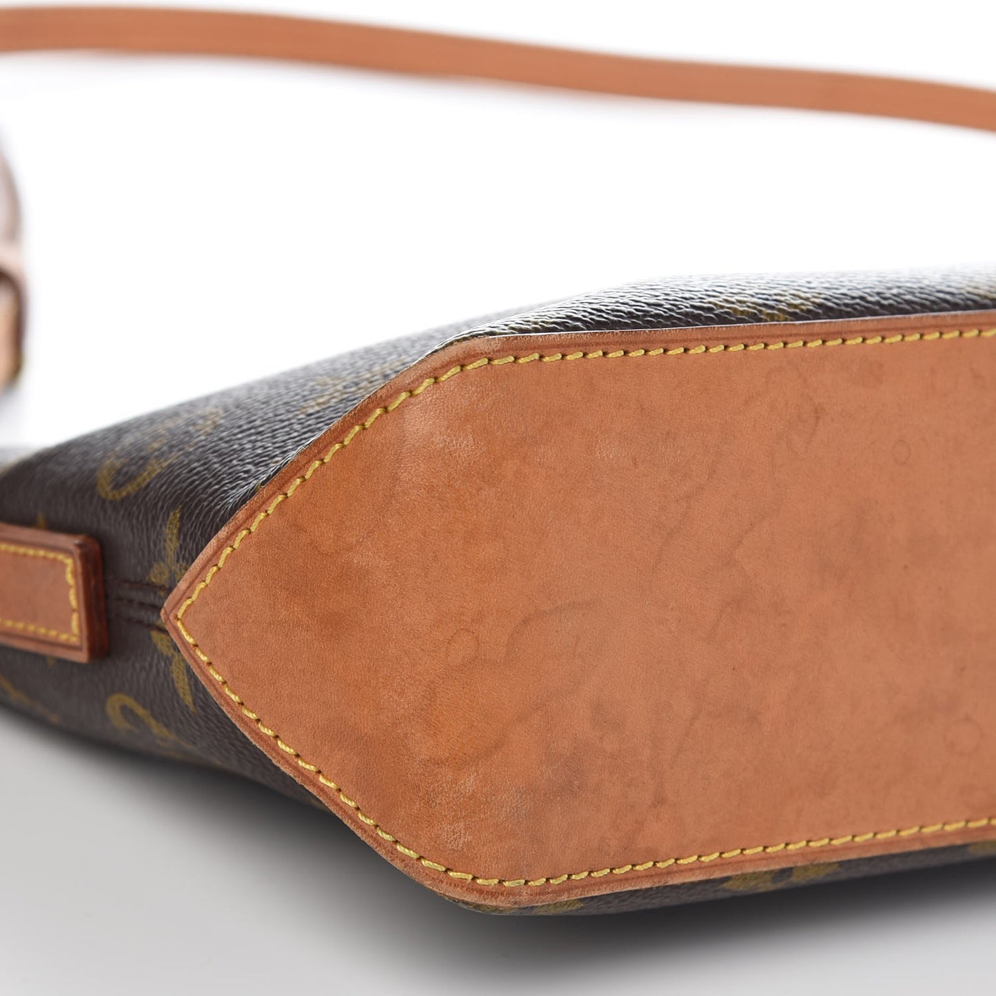Monogram Trotteur