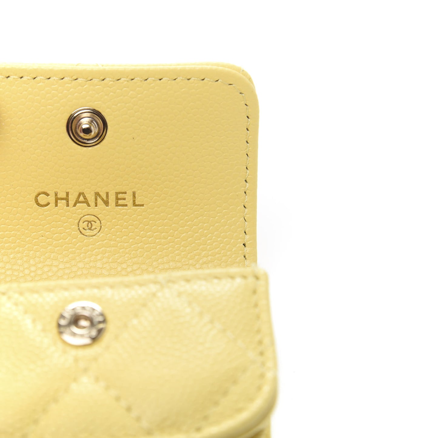 Caviar Quilted Airpod Pro Case With Chain