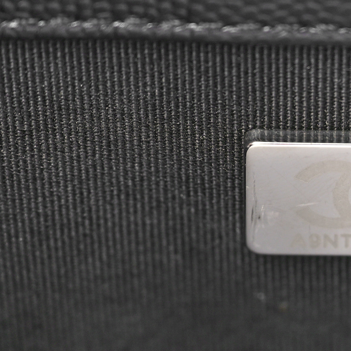 Caviar Quilted Medium Boy Flap Black