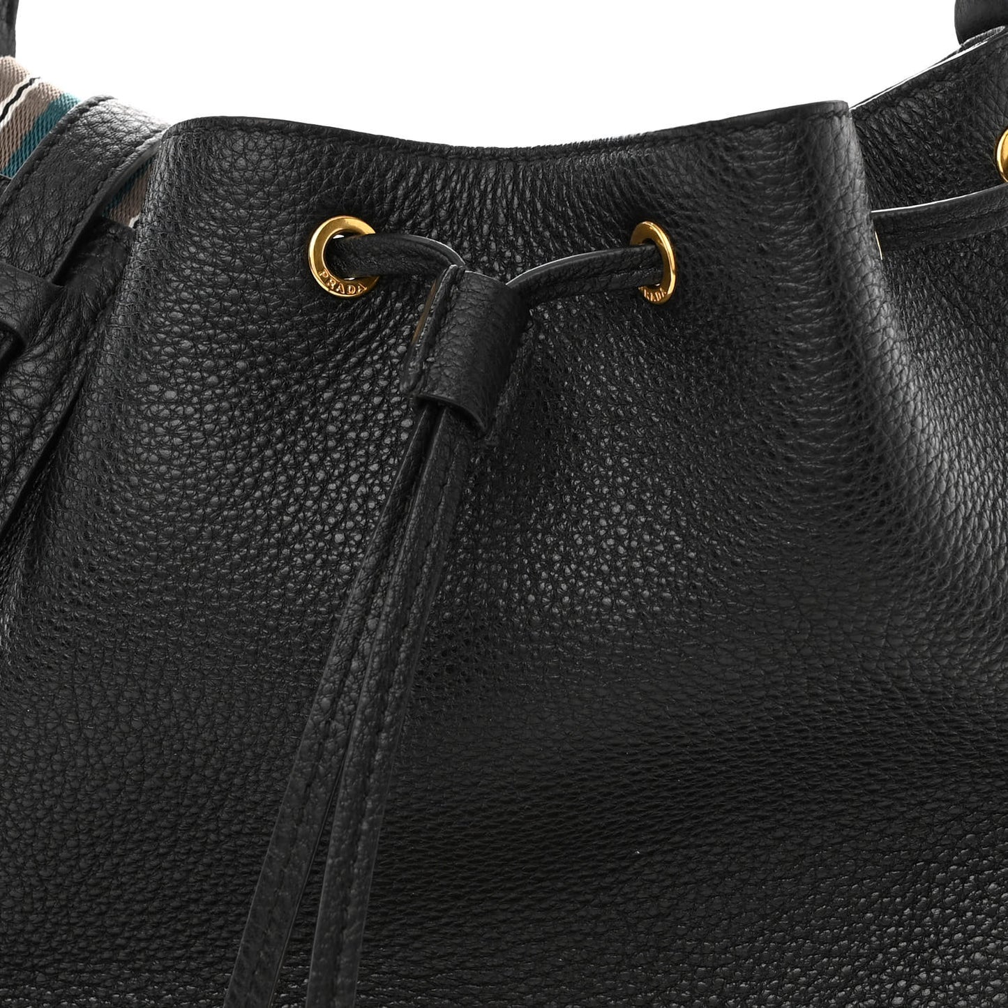 Vitello Daino Bucket Bag Black