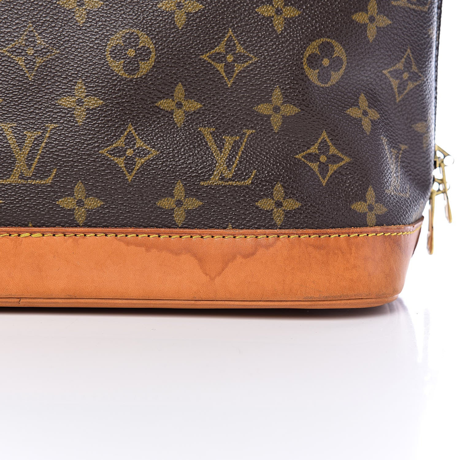 Louis Vuitton Monogram Alma PM 13 of 21