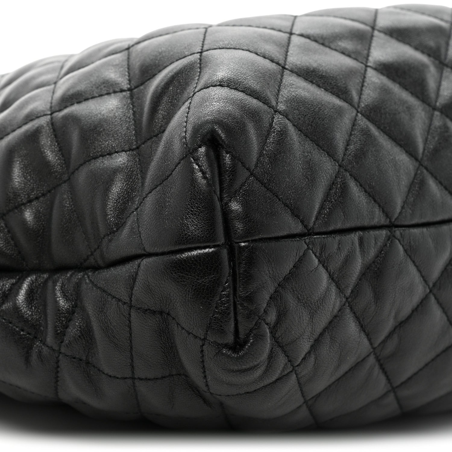 Saint Laurent Lambskin Quilted Maxi Icare Shopping Tote Black 10 of 17