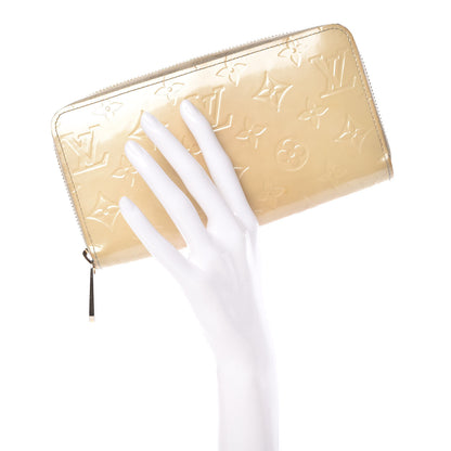 Louis Vuitton Vernis Zippy Wallet Blanc Corail 2 of 16