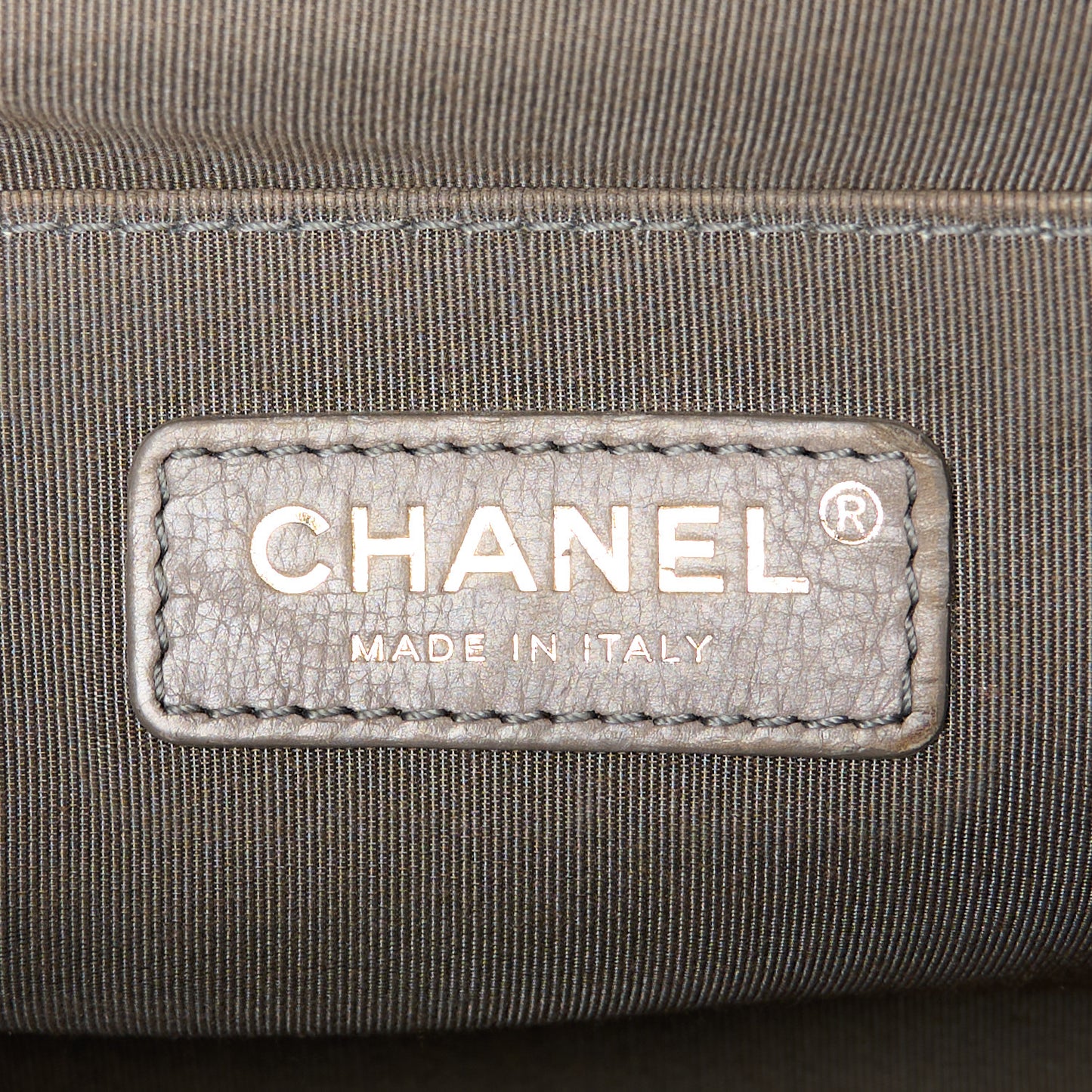 Caviar Quilted Medium Boy Flap Grey