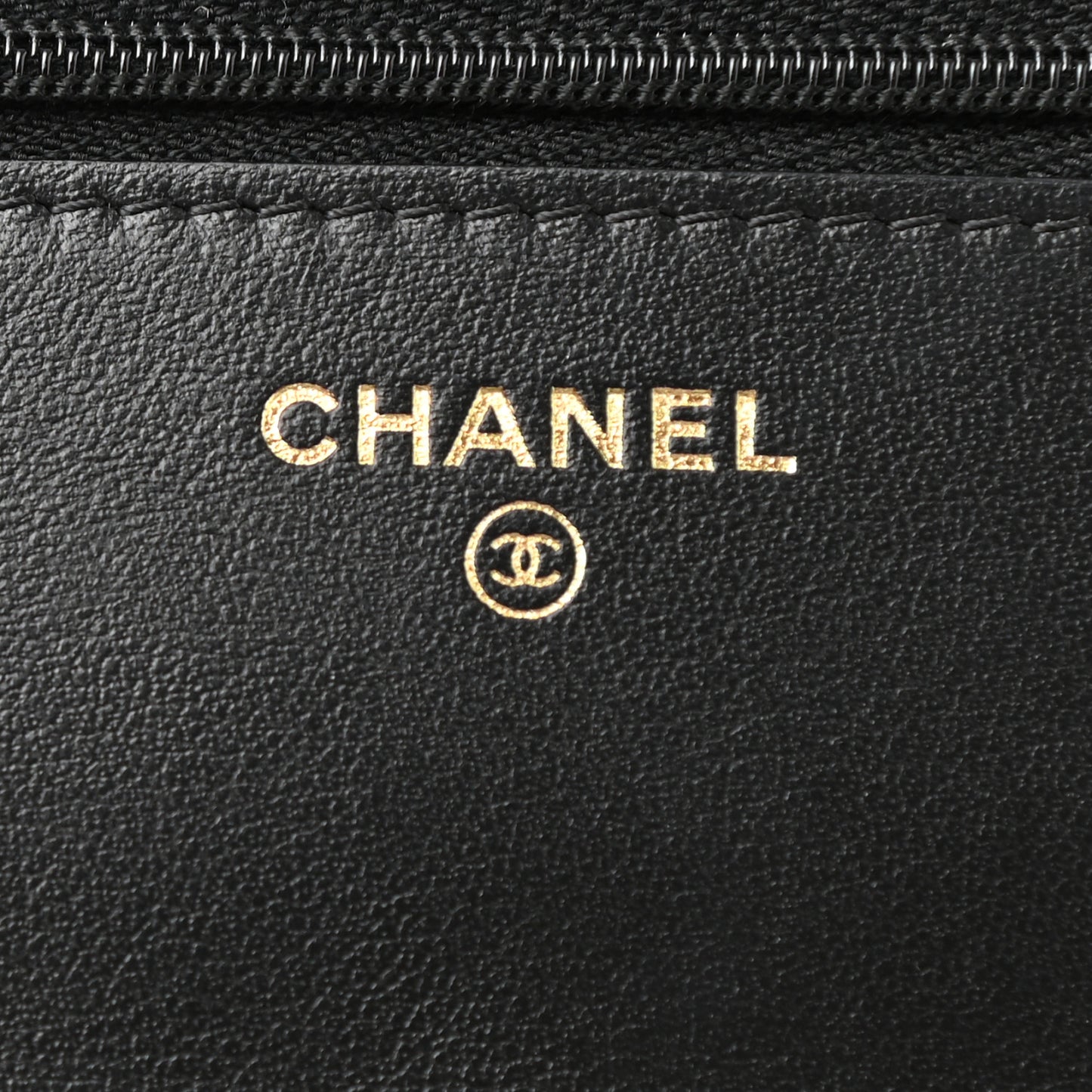 Patent Quilted Wallet On Chain WOC Black