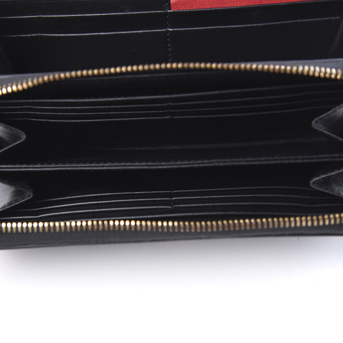 Vitello Rockstud Carry Secrets Continental Wallet On Chain Black