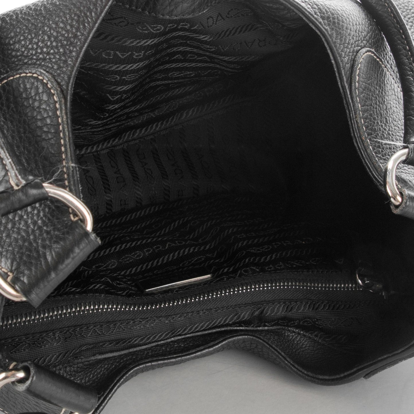 Vitello Daino Shoulder Bag Black