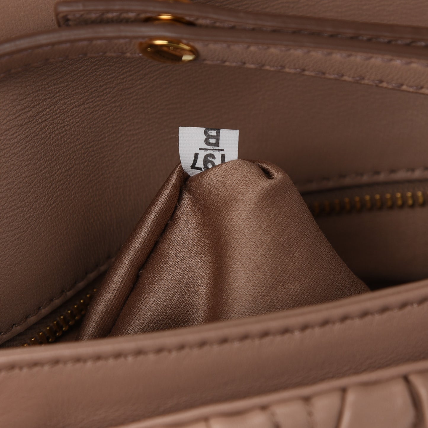 Nappa Matelasse Clutch Cammeo