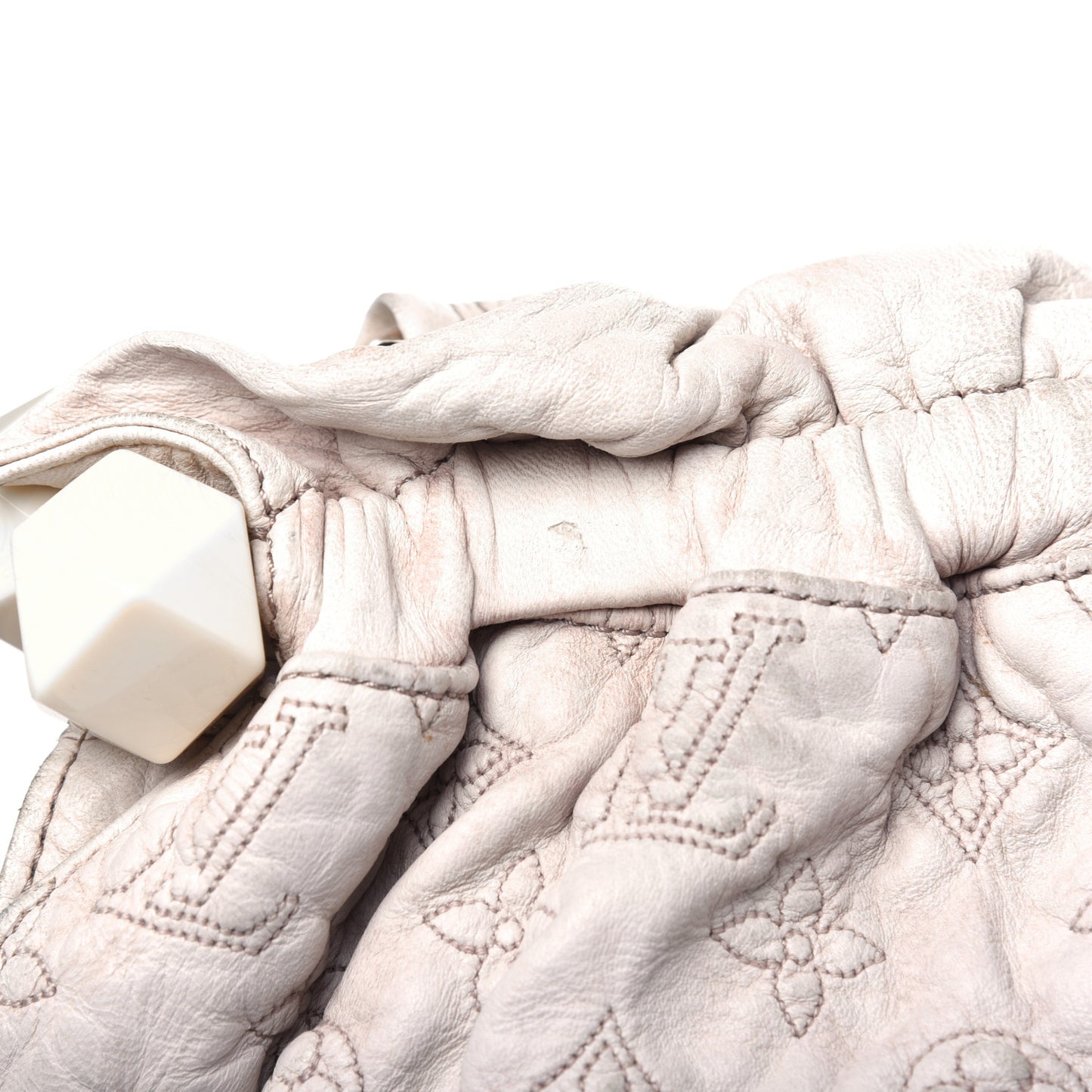 Lambskin Olympe Stratus PM Ecru