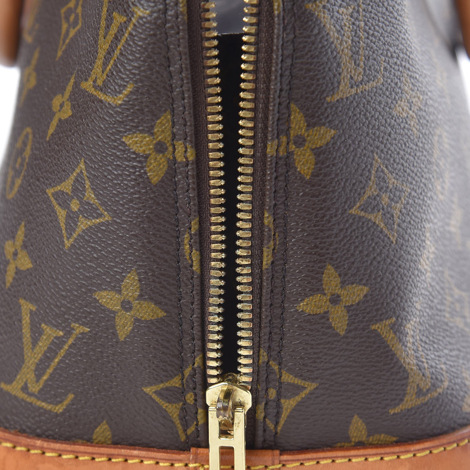 Louis Vuitton Monogram Alma PM 9 of 25