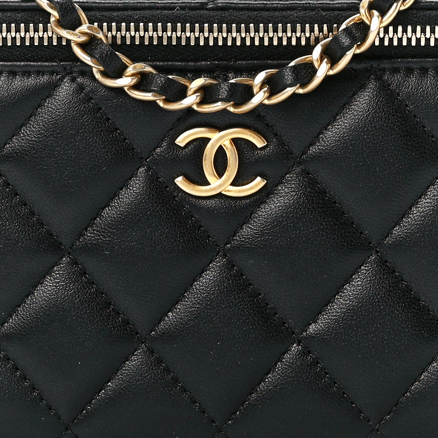 Lambskin Quilted Metal Small Top Handle Vanity Case With Chain Black