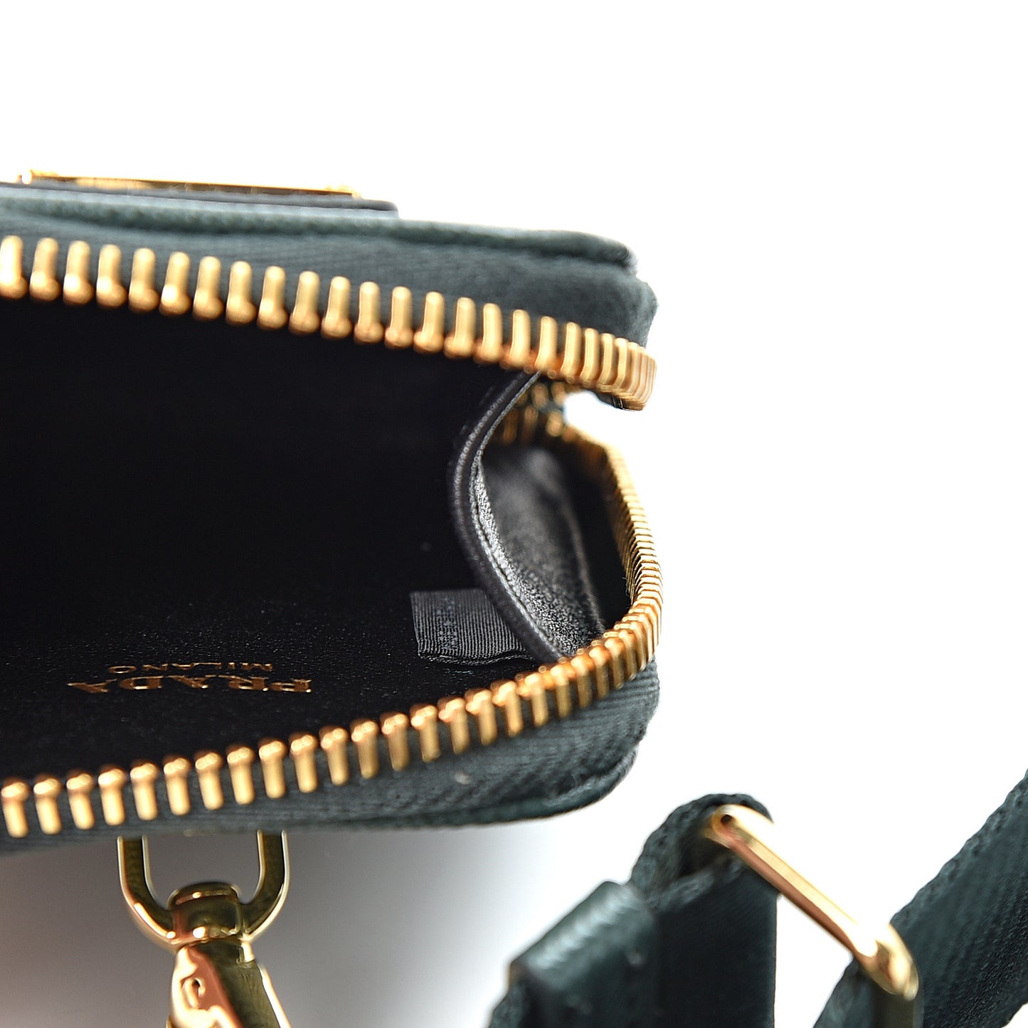 Saffiano Lux Re-Edition 2005 Shoulder Bag Smeraldo