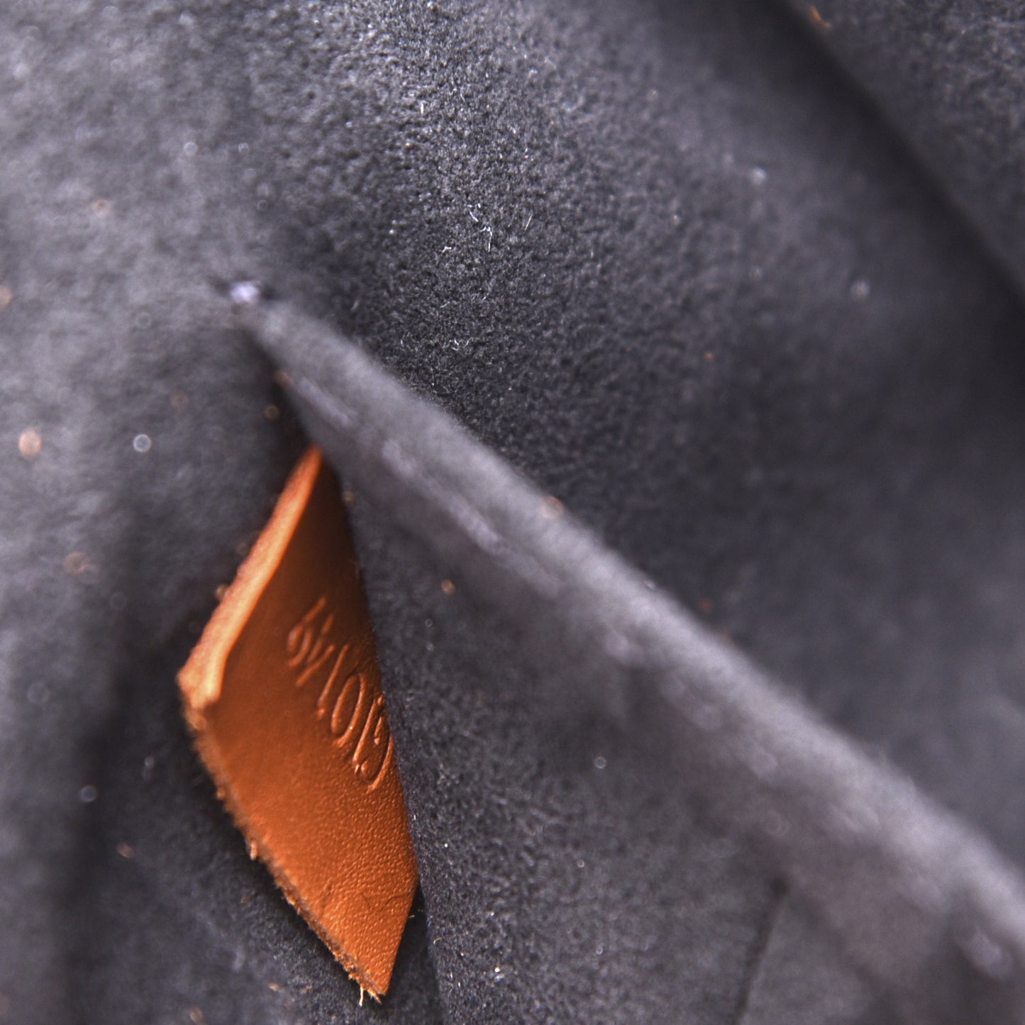 Taurillon Mini Dauphine Blackberry Snow