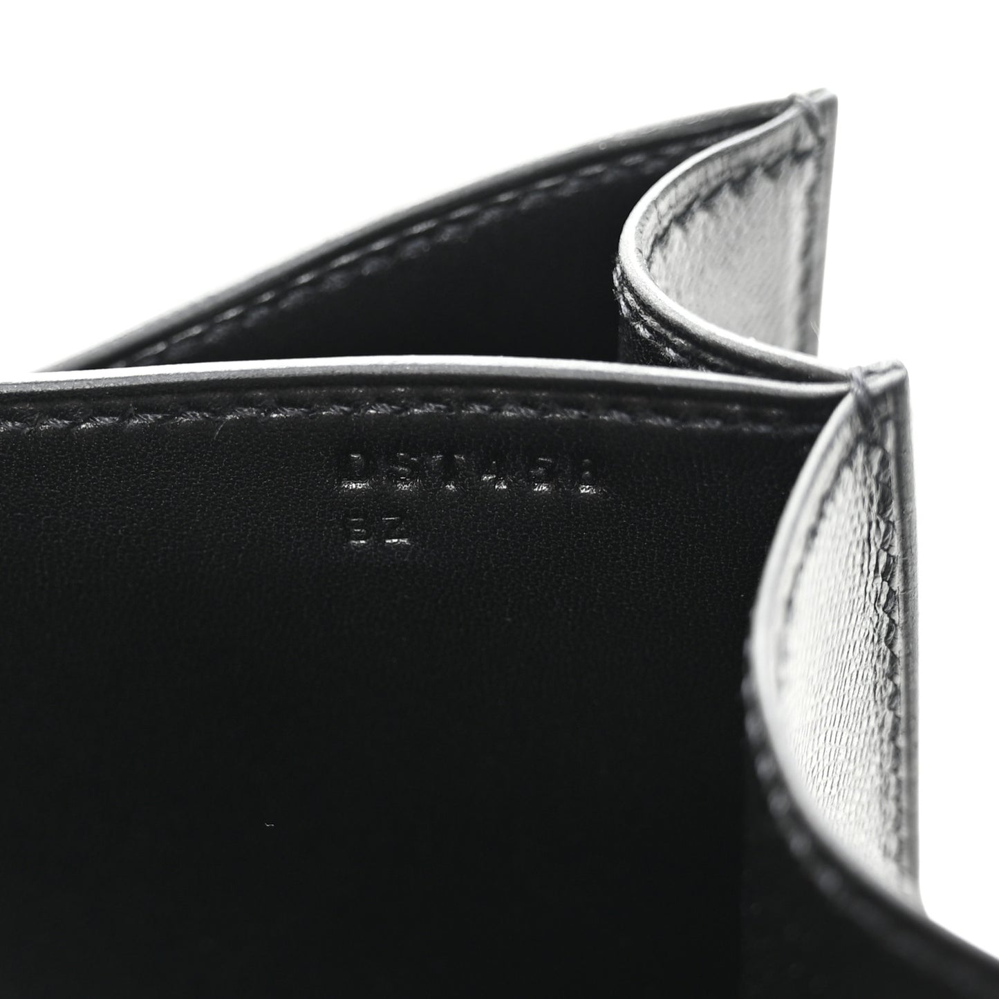 Madame Calfskin Constance 24 Black