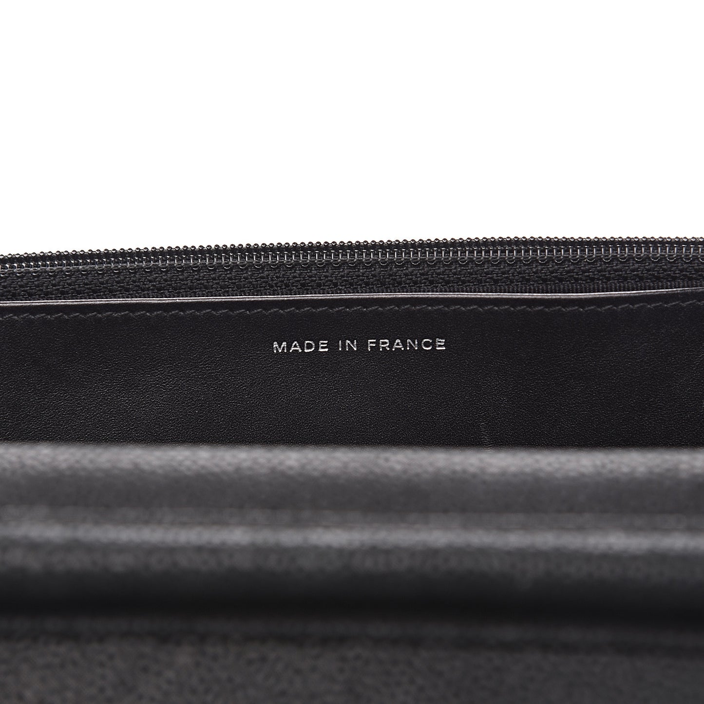 Iridescent Caviar Quilted Wallet On Chain WOC Black