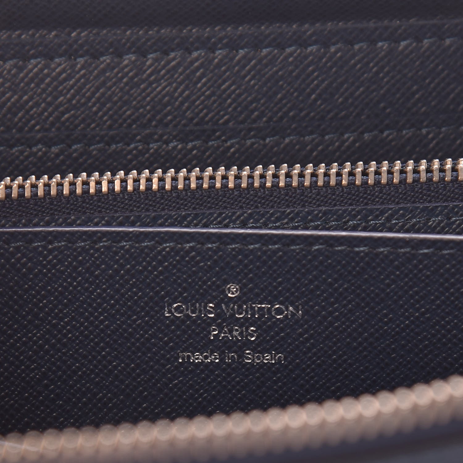 Louis Vuitton Taiga Zippy XL Wallet Ocean 7 of 16