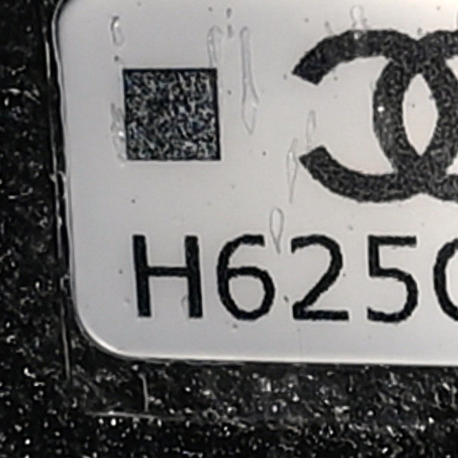 Chanel Lambskin Quilted Medium Cosmetic Case So Black 7 of 10