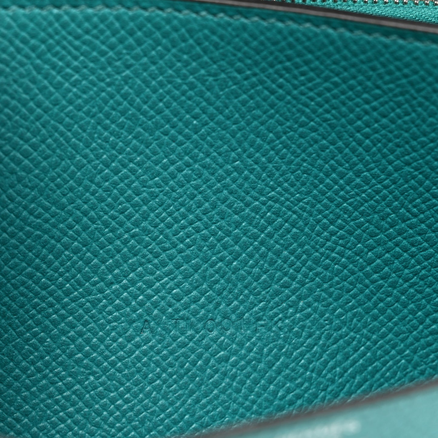 Epsom Enamel Constance Long Wallet Bleu Paon