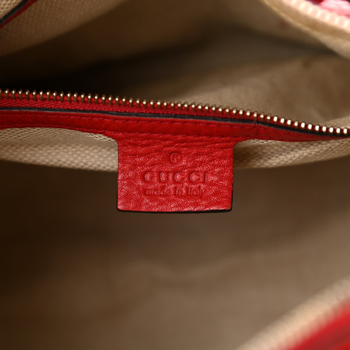 Pebbled Calfskin Medium Soho Boston Red