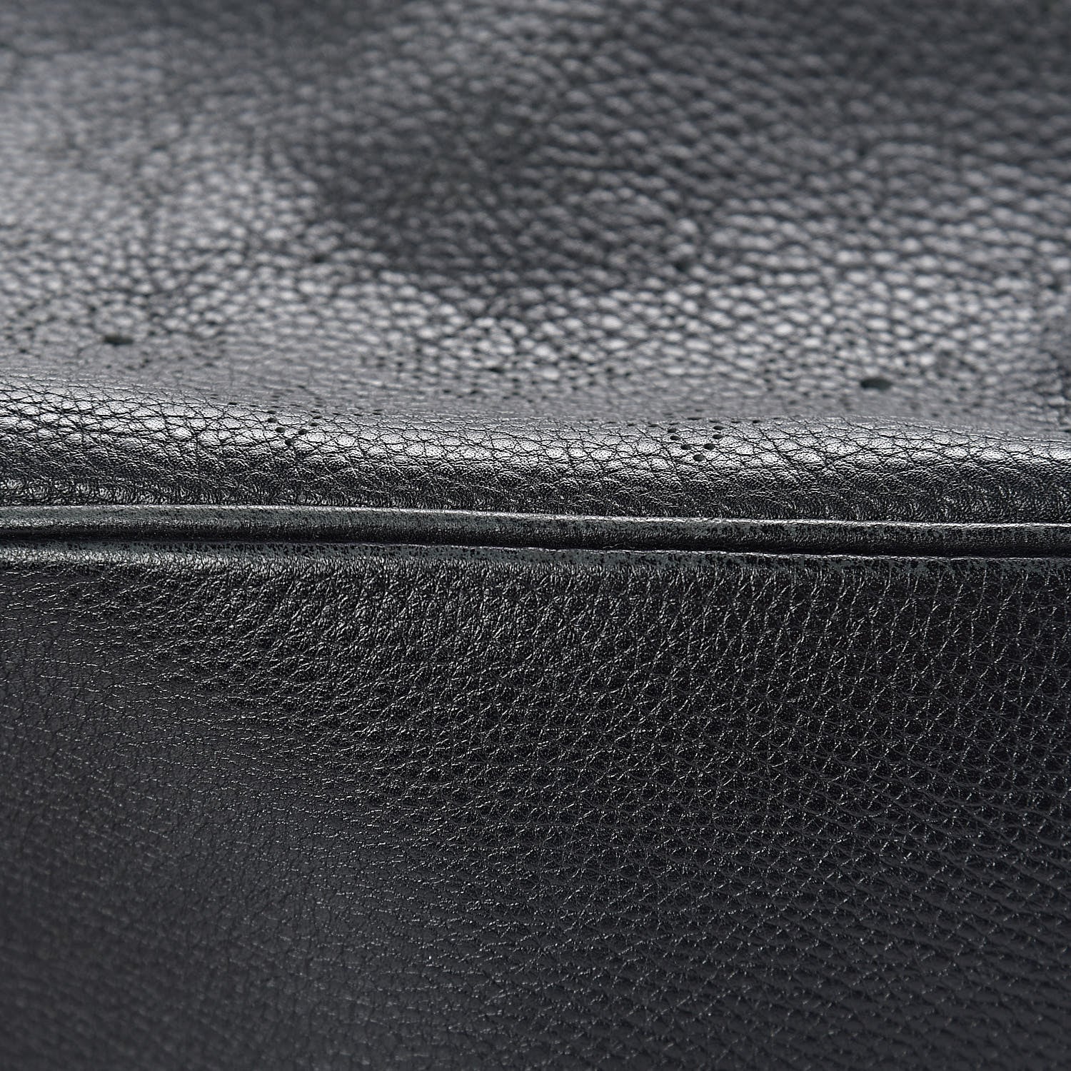 Louis Vuitton Mahina L Black 17 of 17