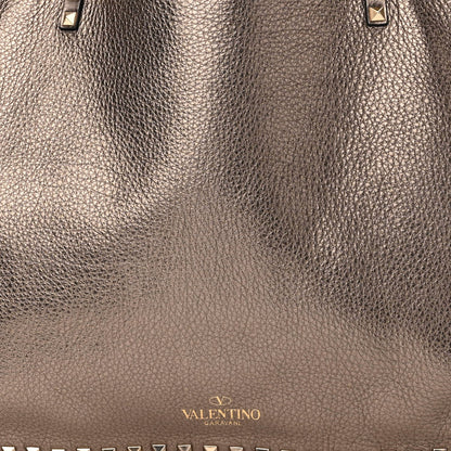 Valentino Garavani Metallic Grained Calfskin Large Rockstud Reversible Tote Skin Sasso 6 of 9