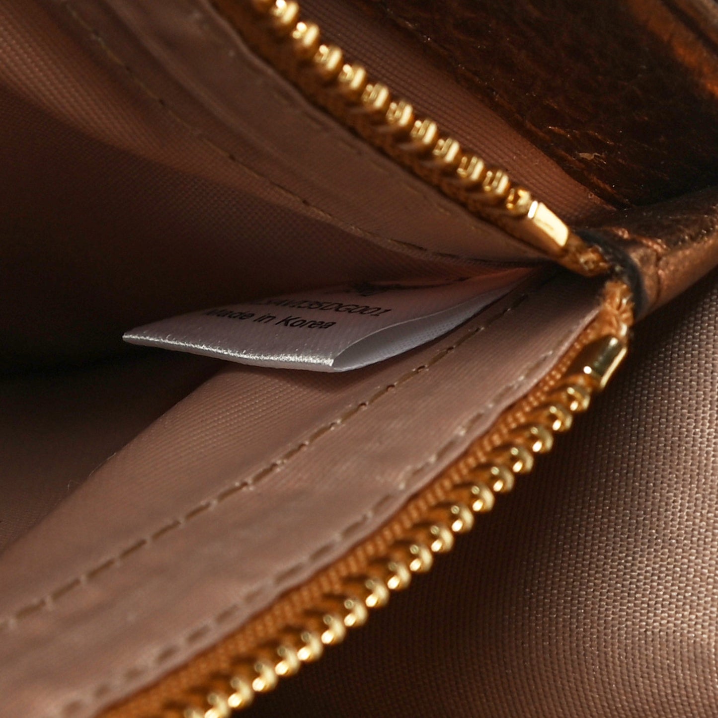Metallic Visetos Crossbody Gold