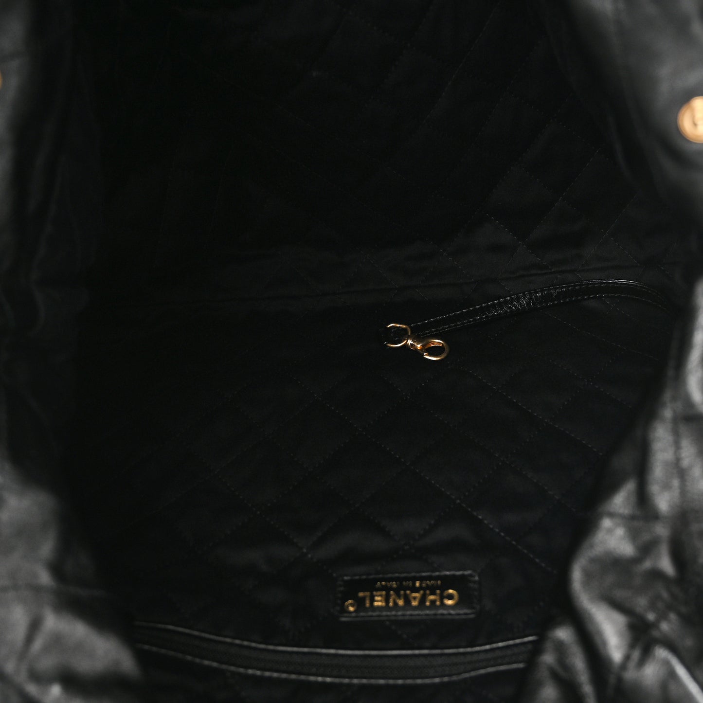 Shiny Calfskin Quilted Chanel 22 Black