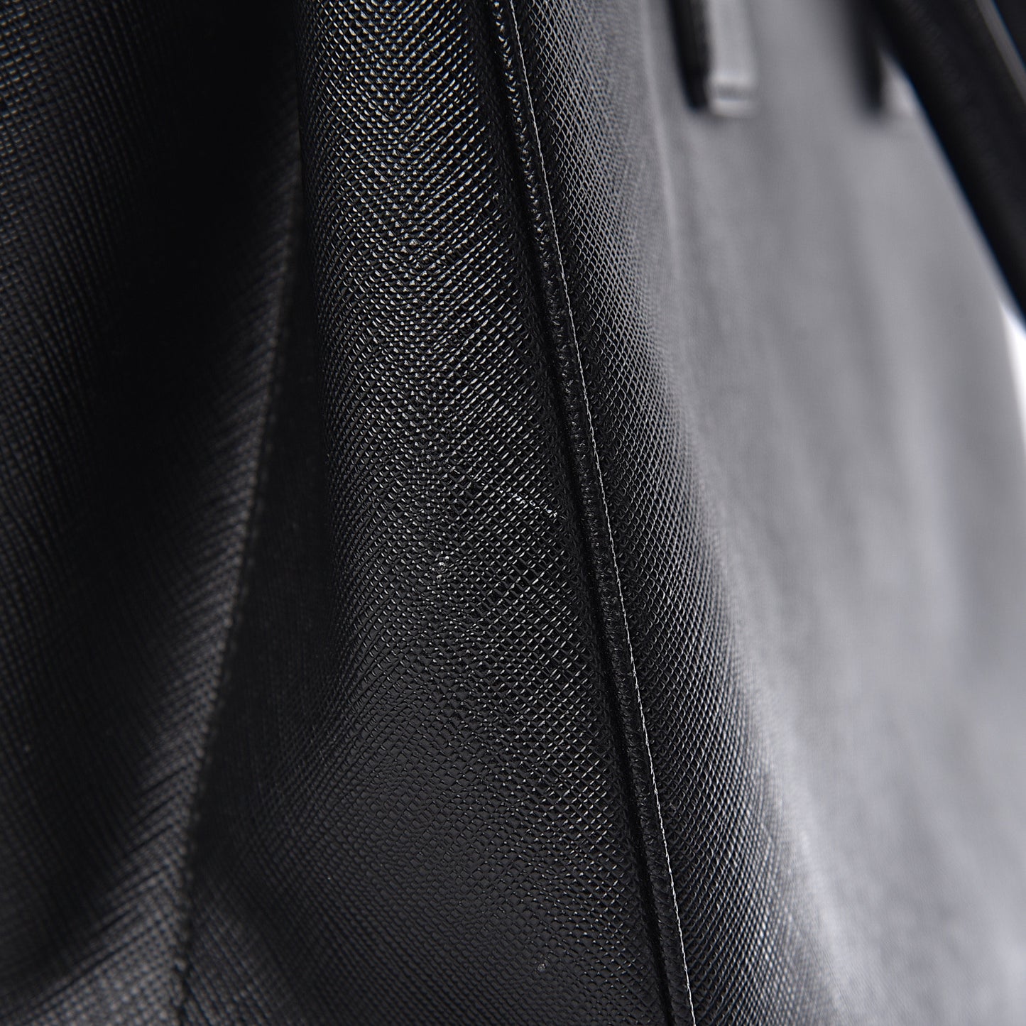 Saffiano Medium Galleria Double Zip Tote Black