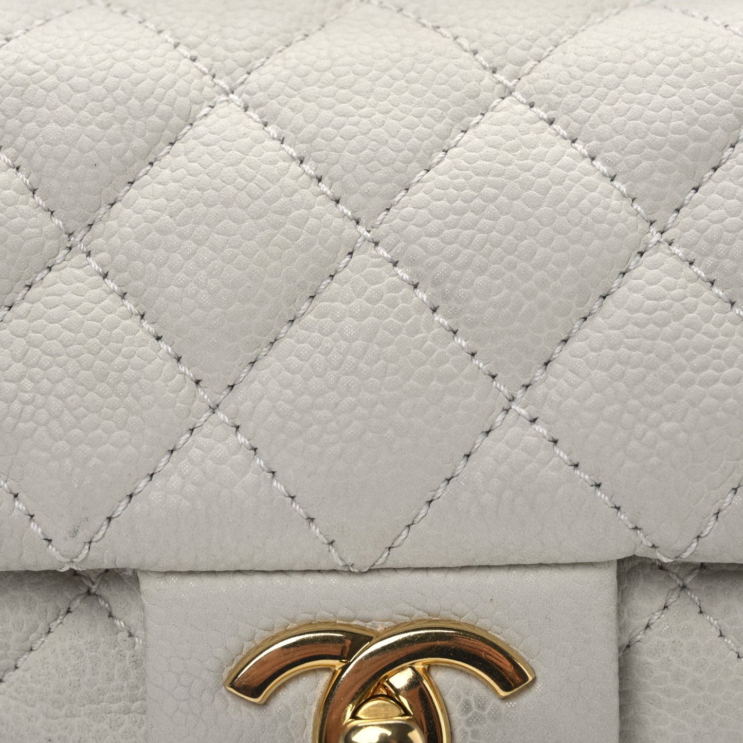 Iridescent Caviar Quilted Medium Globe Trotter Flap White