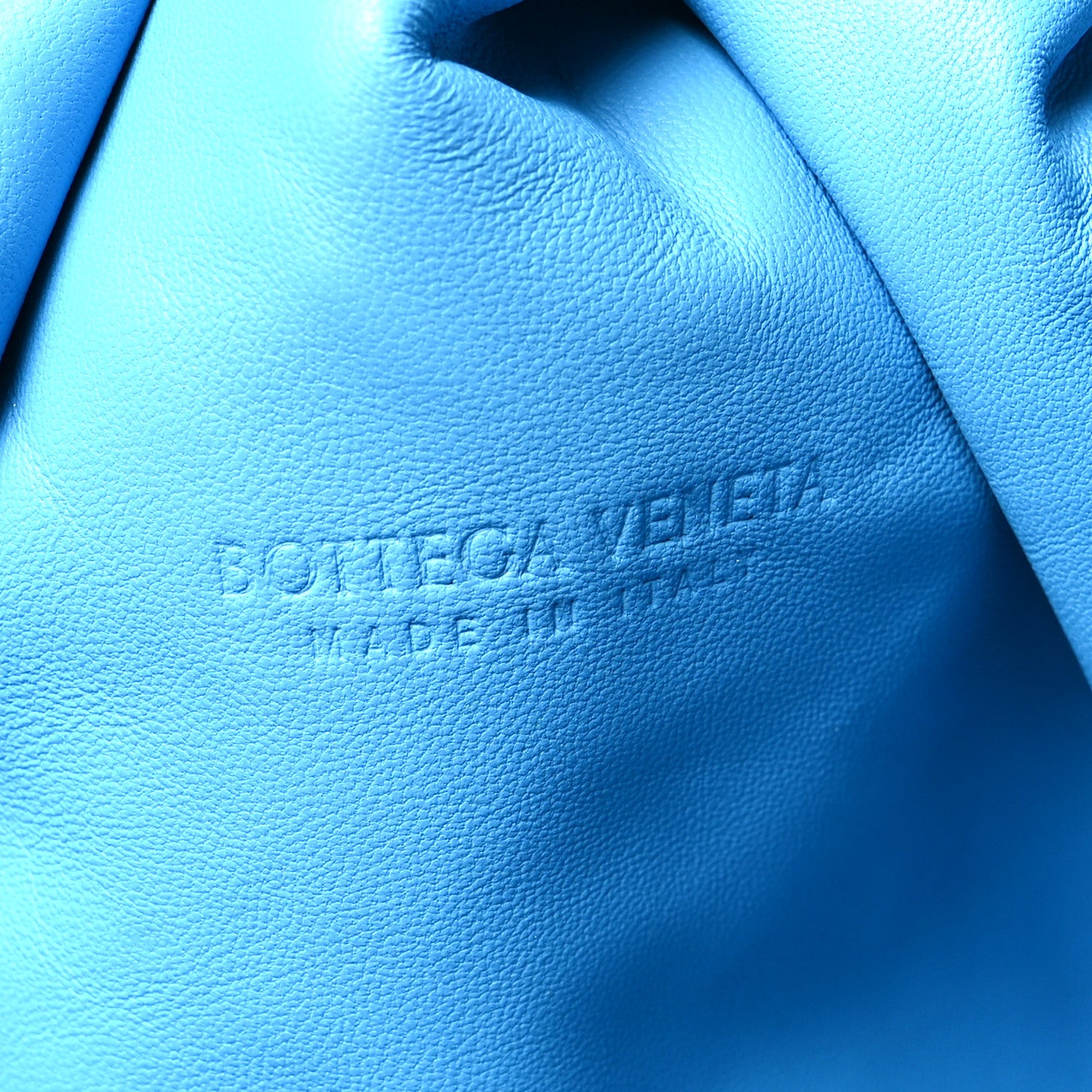 Bottega Veneta Nappa Maxi Intrecciato The Pouch Oversized Clutch Swimming Pool 6 of 13