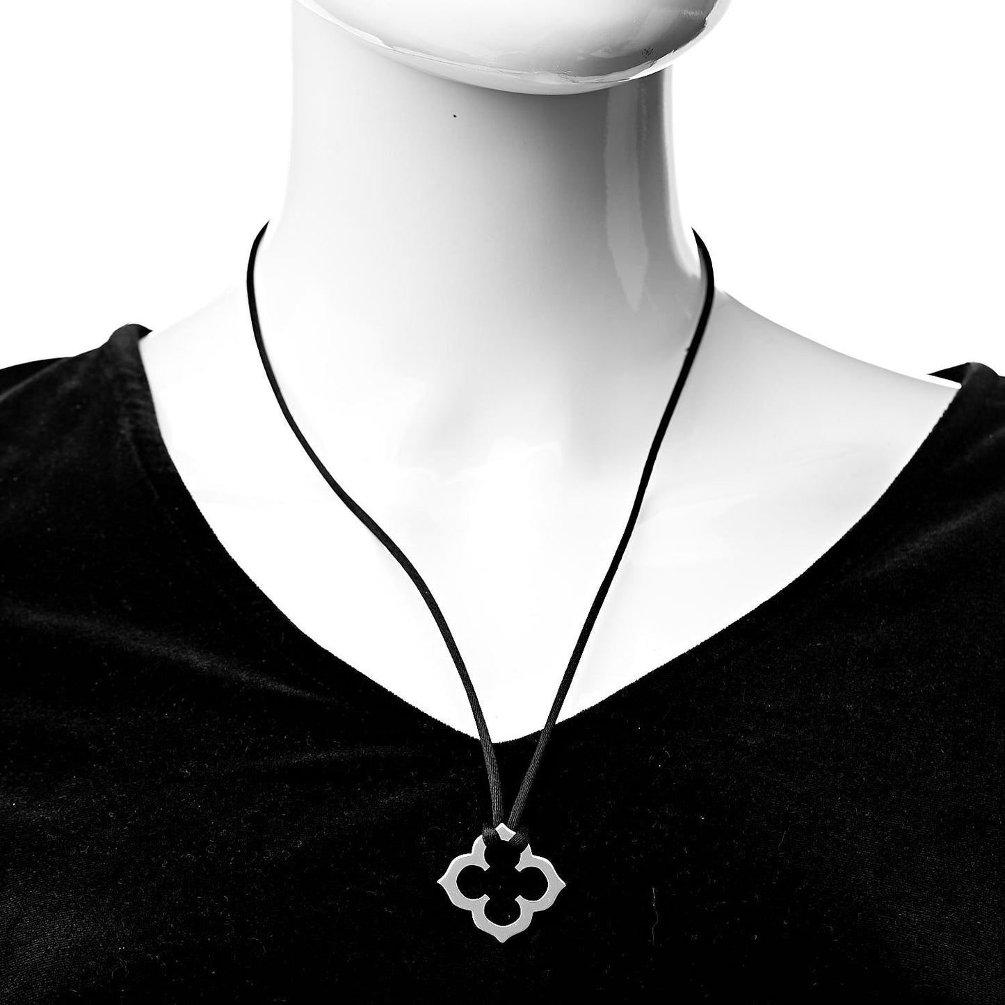 18K White Gold Cord Hindu Quatrefoil Pendant Necklace