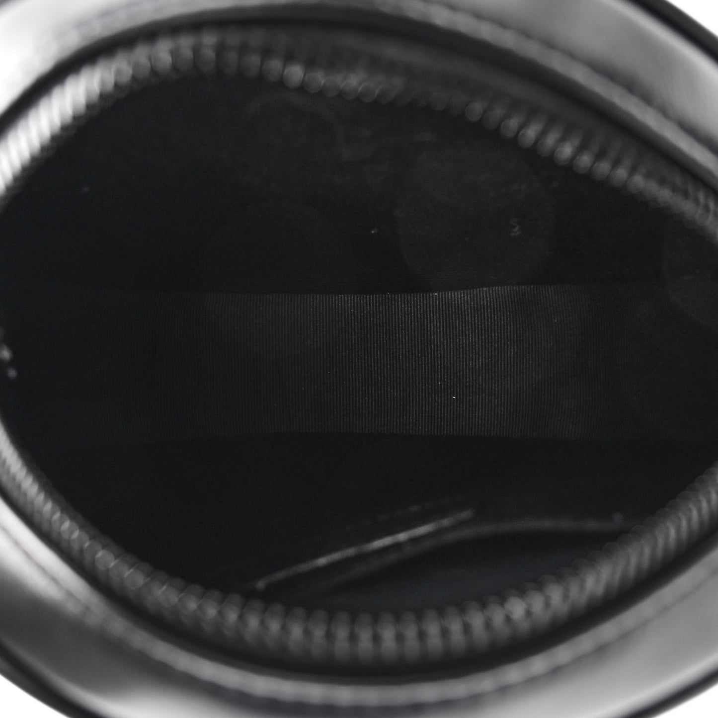 Calfskin Matelasse Chevron Round Vinyle Camera Bag Black