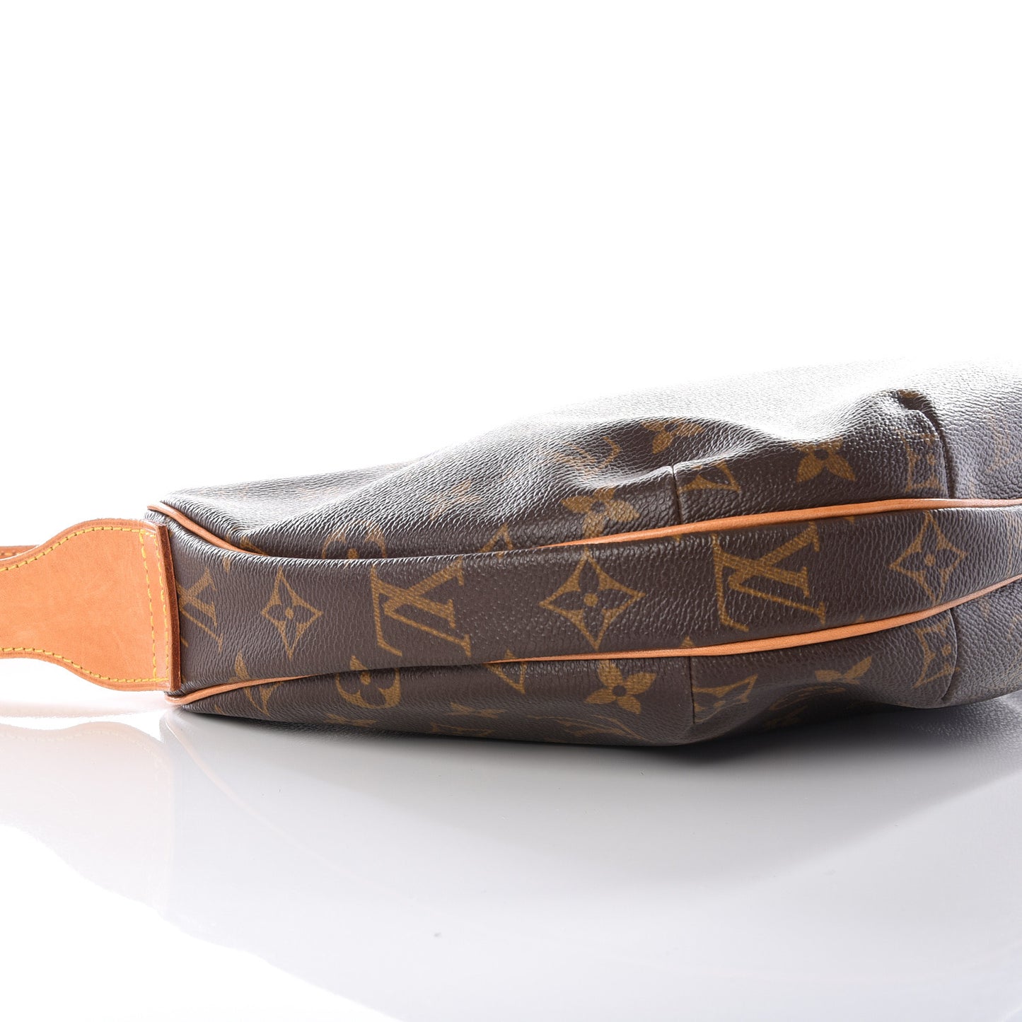 Monogram Croissant MM