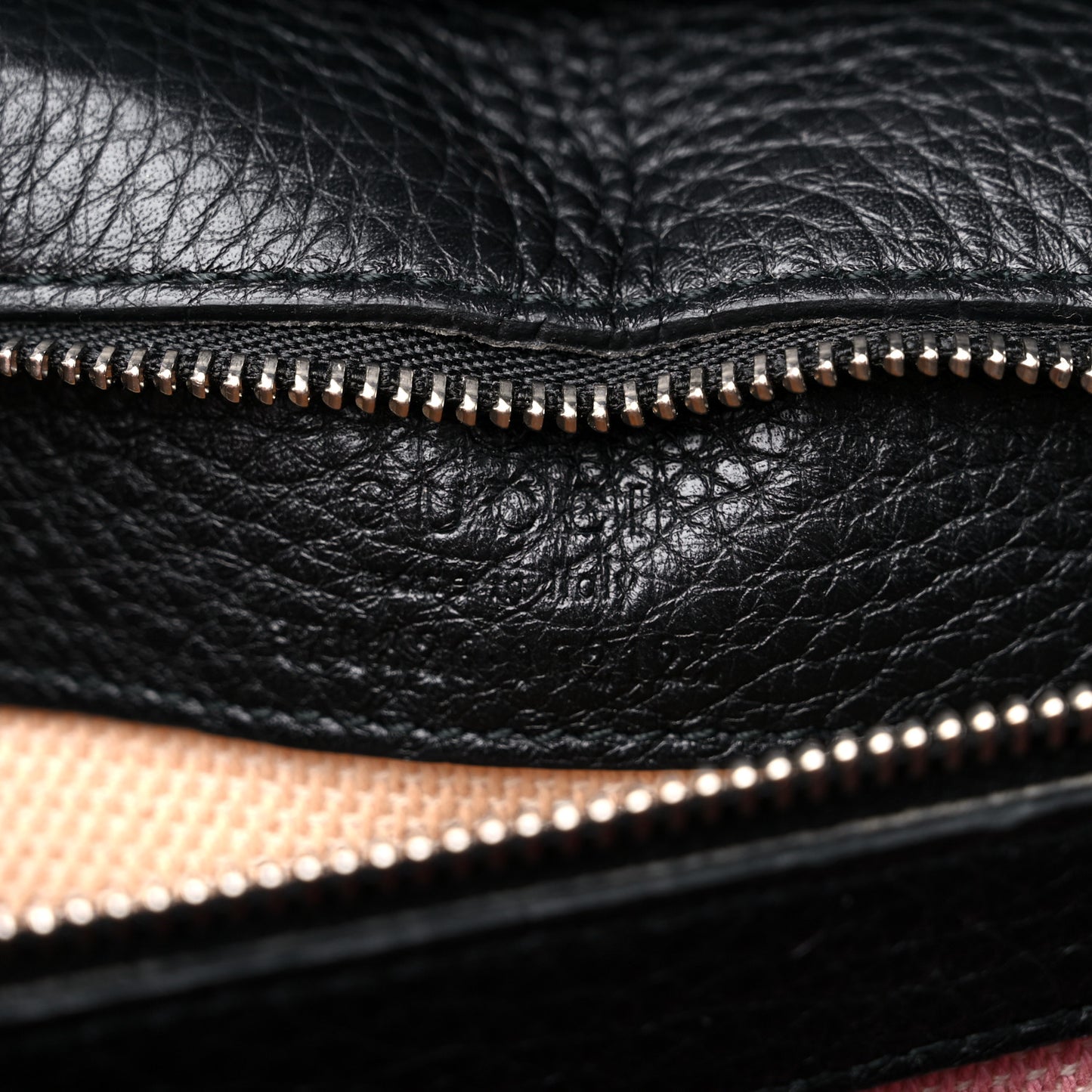 Pebbled Calfskin Medium Bamboo Daily Flap Shoulder Bag Black