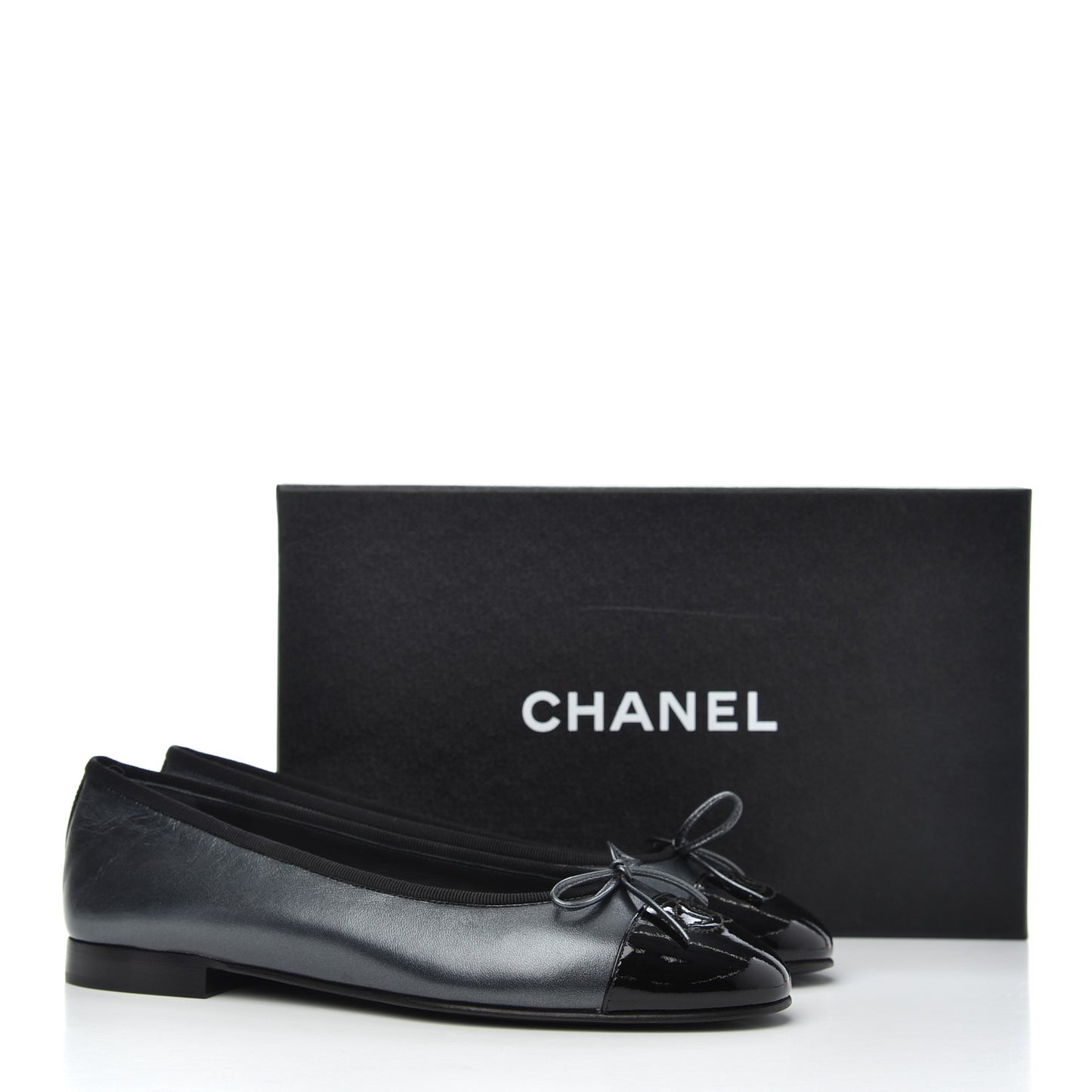 Pearly Calfskin Patent Cap Toe Ballerina Flats 39 Black
